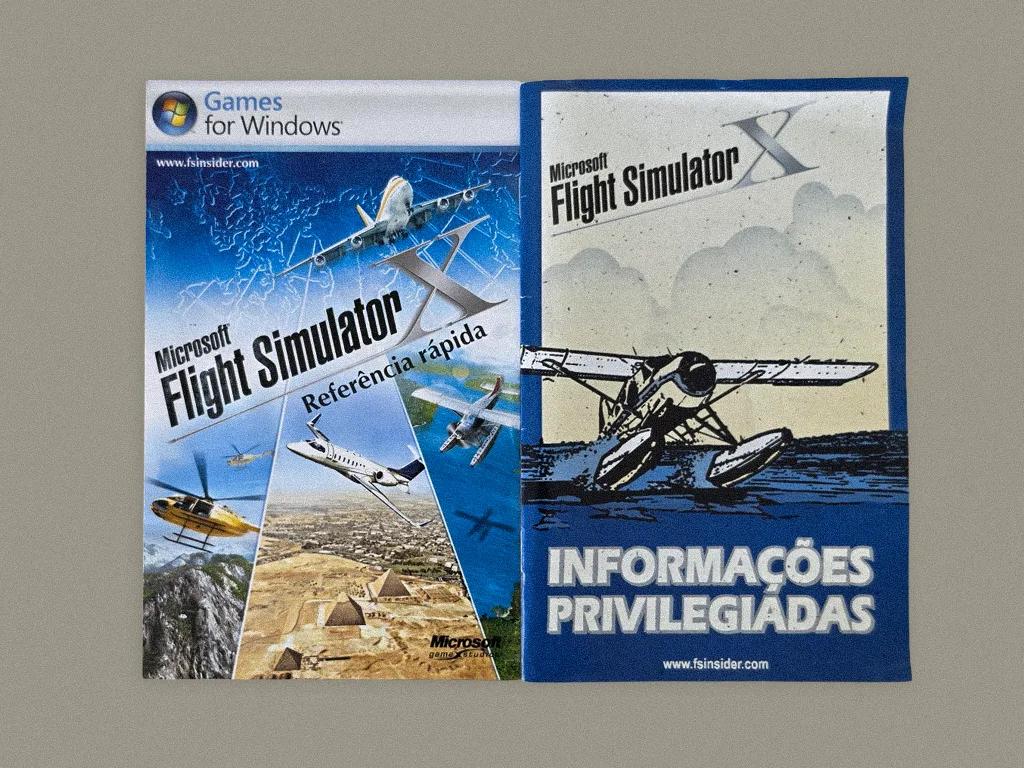 Microsoft Flight Simulator X box contents, photo 1 of 3