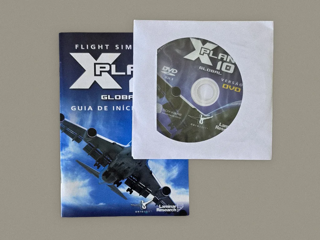 X-Plane 10 box contents, photo 1 of 3