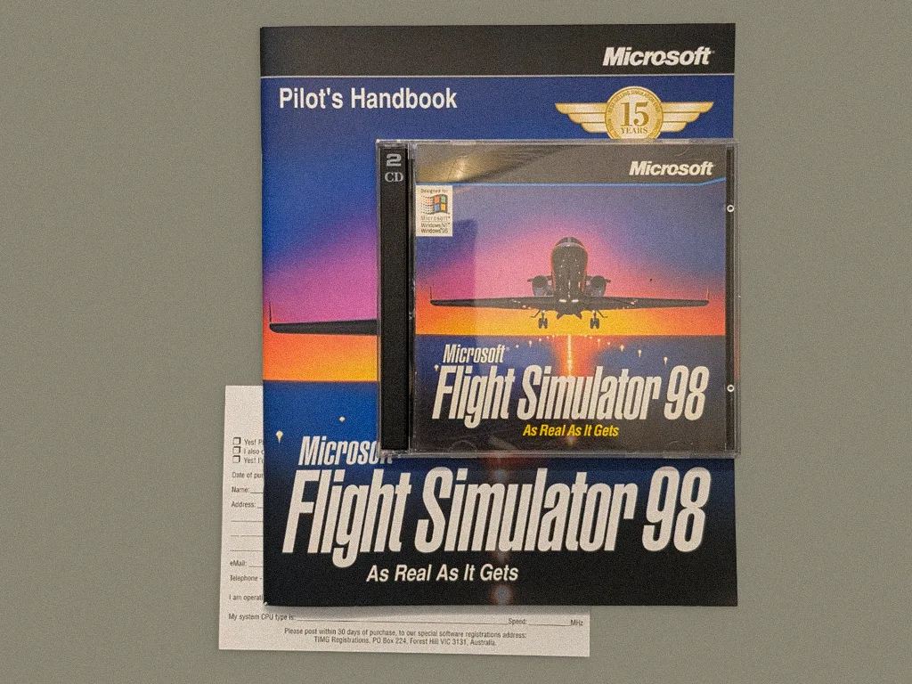Microsoft Flight Simulator 98 box contents, photo 1 of 4