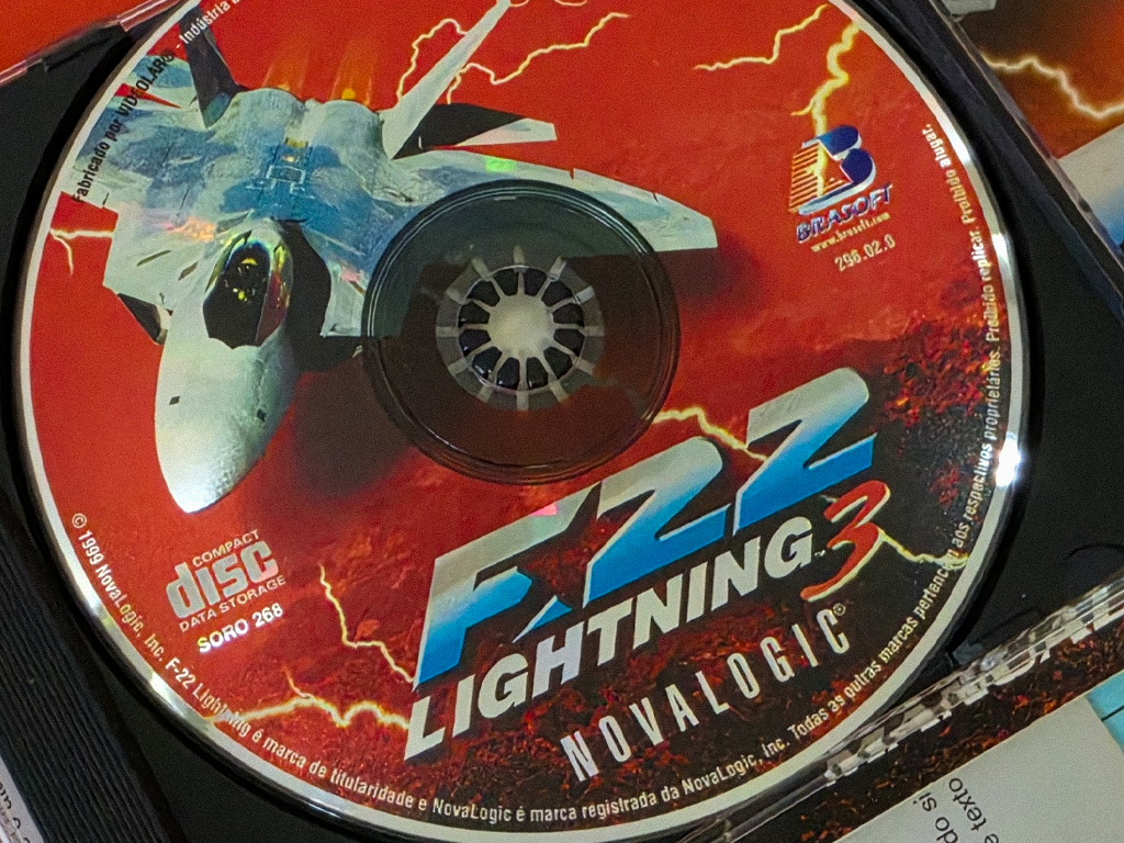 F-22 Lightning 3 box contents, photo 2 of 4