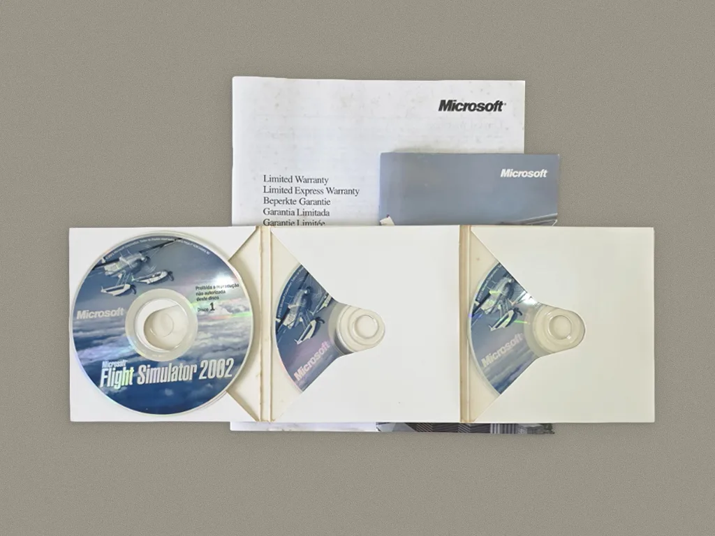 Microsoft Flight Simulator 2002 box contents, photo 2 of 3