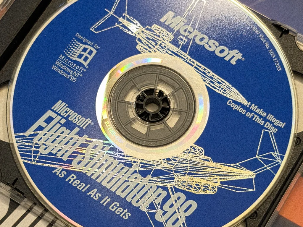 Microsoft Flight Simulator 98 box contents, photo 2 of 4