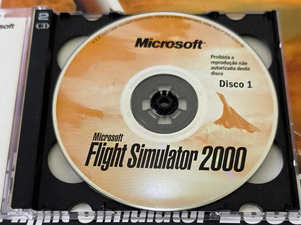 Microsoft Flight Simulator 2000 box contents, photo 2 of 3