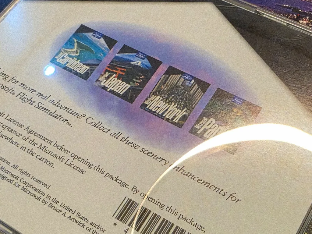 Microsoft Flight Simulator 5.1 box contents, photo 3 of 4