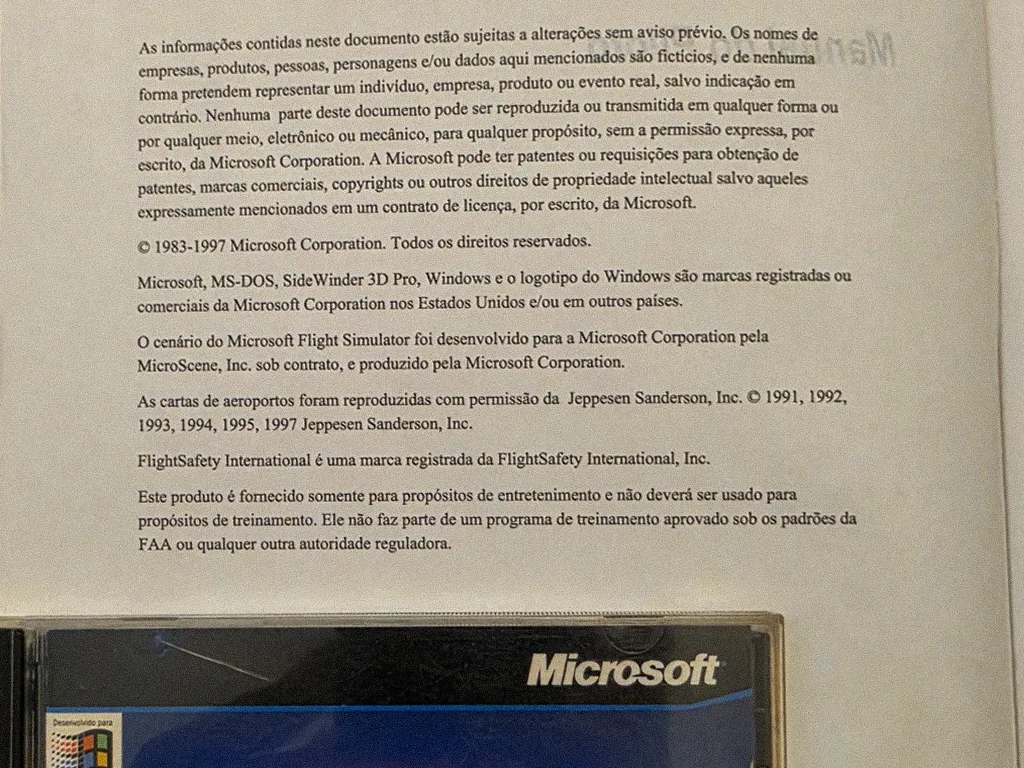 Microsoft Flight Simulator 98 (Brazilian Portuguese) box contents, photo 3 of 4