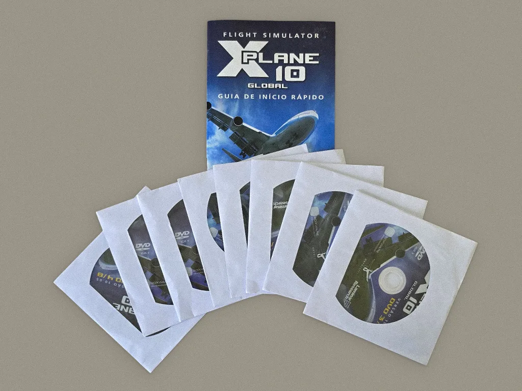 X-Plane 10 box contents, photo 3 of 3
