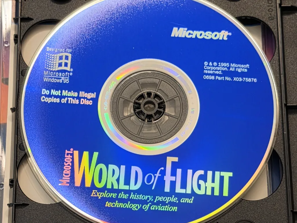 Microsoft Flight Simulator 98 box contents, photo 3 of 4