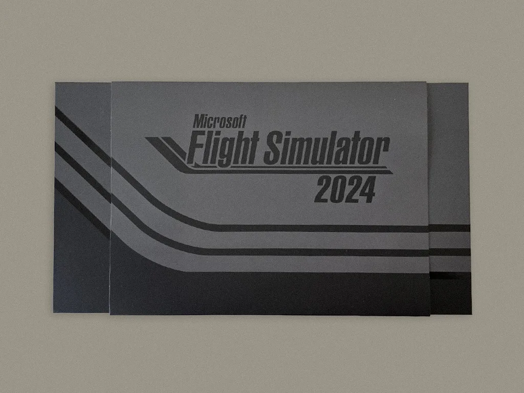 Microsoft Flight Simulator 2024: Limited Collector's Edition box contents, photo 3 of 6